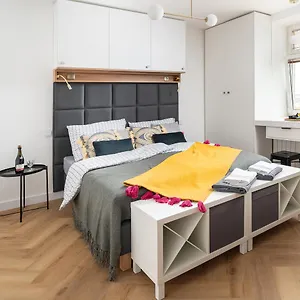 New City Break Stara Praga Koneser Zabkowska Metro Netflix Apartament Warszawa