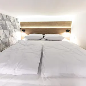  Apartament Zeus Design